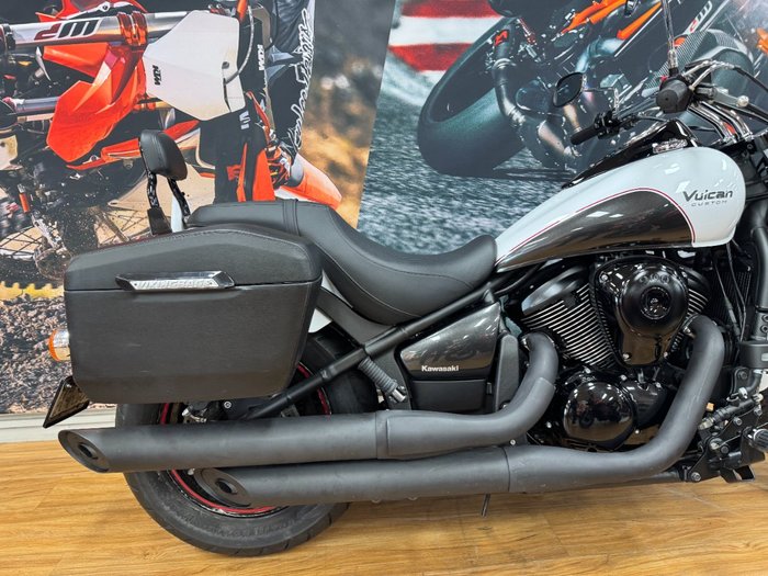 2016 Kawasaki VULCAN 900 CUSTOM WHITE