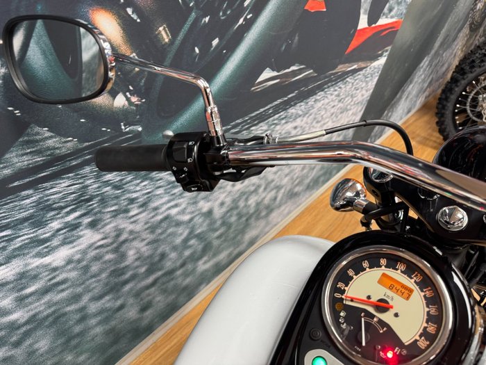 2016 Kawasaki VULCAN 900 CUSTOM WHITE