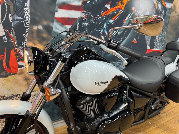 2016 Kawasaki VULCAN 900 CUSTOM WHITE