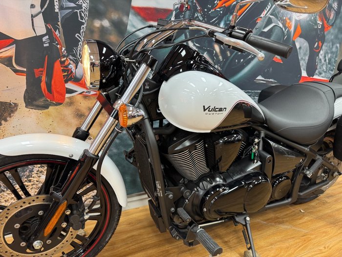 2016 Kawasaki VULCAN 900 CUSTOM WHITE