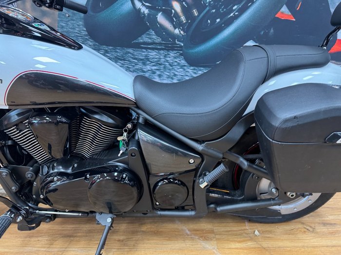 2016 Kawasaki VULCAN 900 CUSTOM WHITE