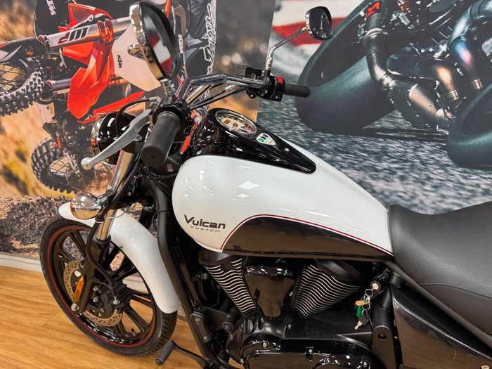 2016 Kawasaki VULCAN 900 CUSTOM WHITE