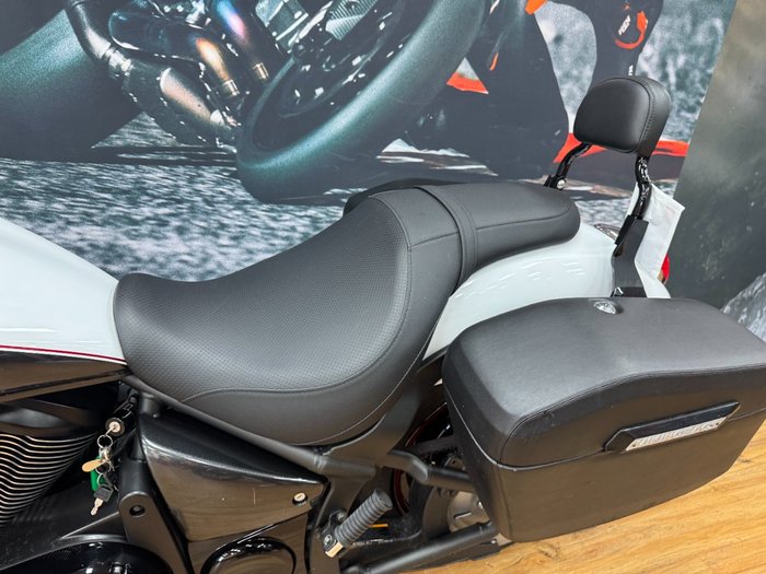 2016 Kawasaki VULCAN 900 CUSTOM WHITE