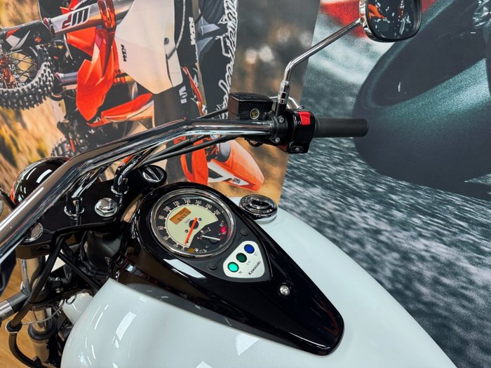 2016 Kawasaki VULCAN 900 CUSTOM WHITE