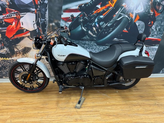2016 Kawasaki VULCAN 900 CUSTOM WHITE