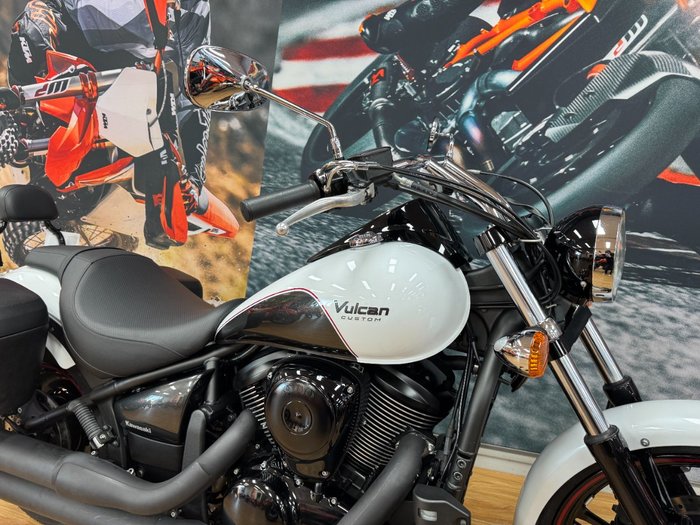 2016 Kawasaki VULCAN 900 CUSTOM WHITE