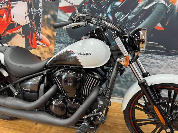 2016 Kawasaki VULCAN 900 CUSTOM WHITE