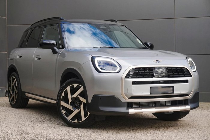 2025 MINI Countryman C Favoured