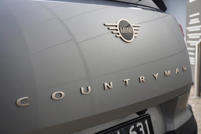 2025 MINI Countryman C Favoured