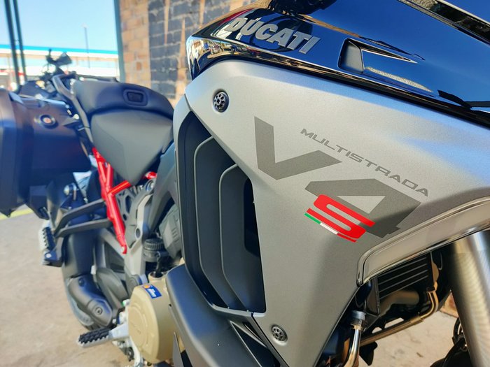 2025 DUCATI MULTISTRADA V4 S TRAVEL RADAR DUAL PURPOSE BLACK