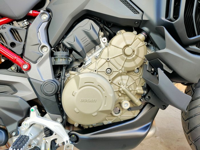 2025 DUCATI MULTISTRADA V4 S TRAVEL RADAR DUAL PURPOSE BLACK