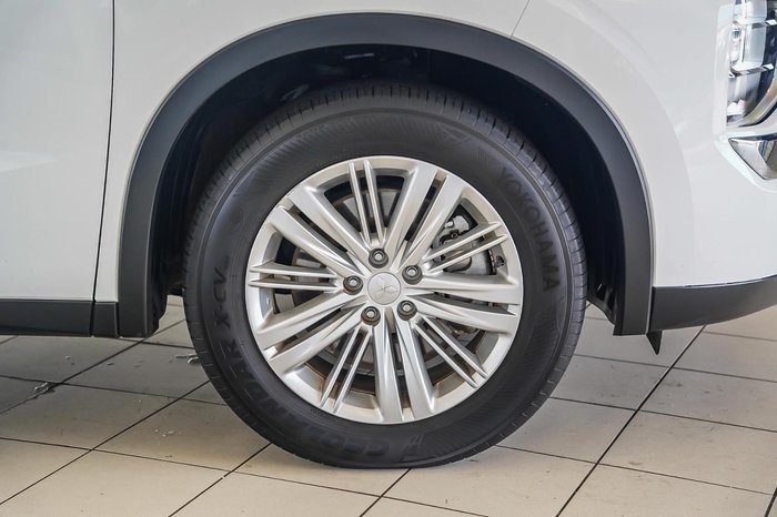 2023 Mitsubishi Outlander ES