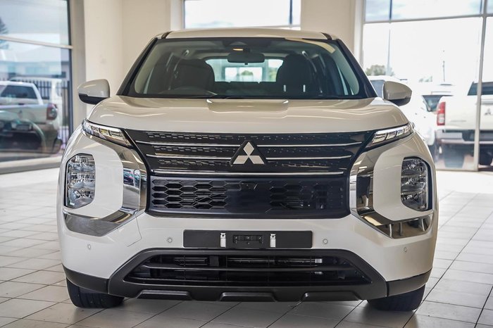 2023 Mitsubishi Outlander ES