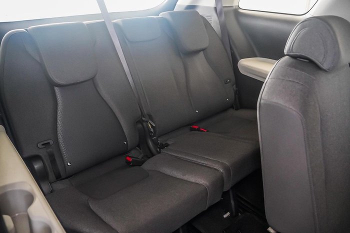 2023 Kia Carnival S