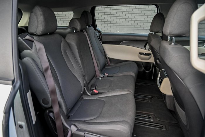 2022 Kia Carnival S