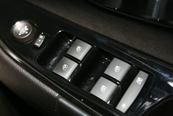 2016 Holden Special Vehicles Clubsport R8 SV Black