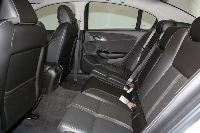 2016 Holden Special Vehicles Clubsport R8 SV Black