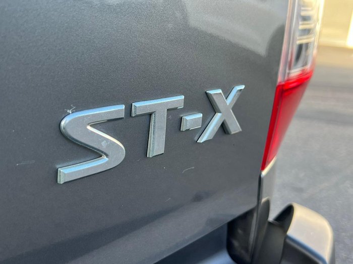 2020 Nissan Navara ST-X