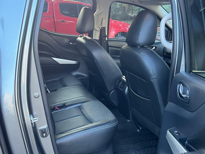 2020 Nissan Navara ST-X