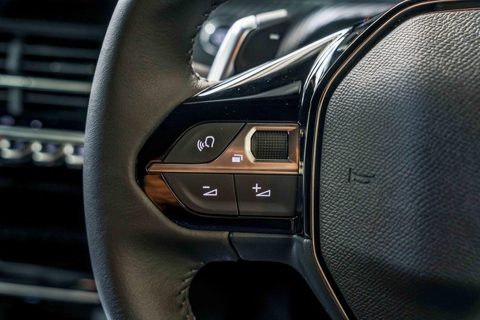 2025 Peugeot 2008 Allure Hybrid