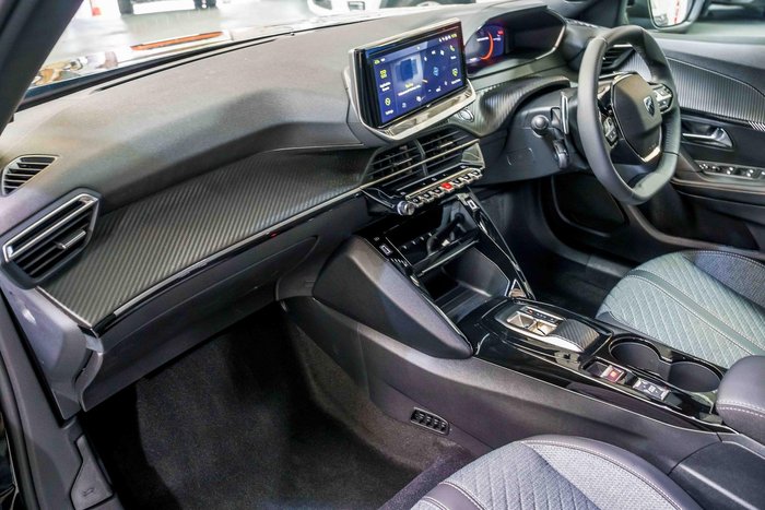 2025 Peugeot 2008 Allure Hybrid