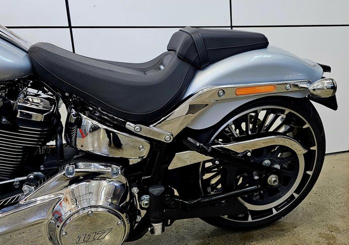 2023 Harley-Davidson Breakout 117 (FXBR) Softail Silver