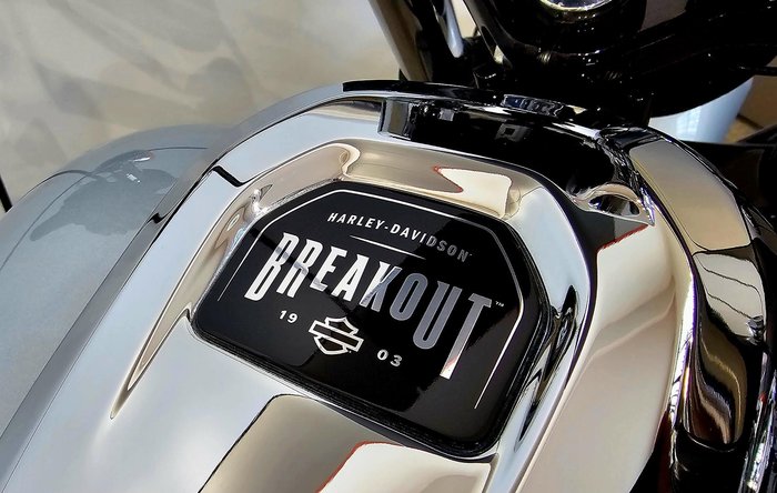 2023 Harley-Davidson Breakout 117 (FXBR) Softail Silver