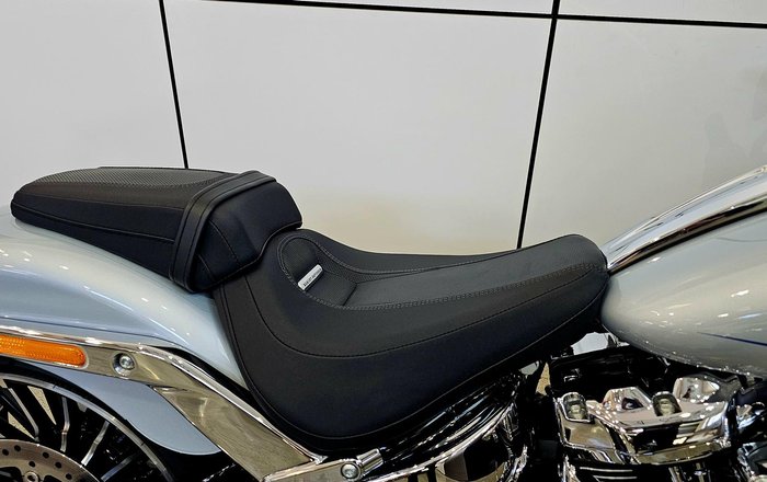 2023 Harley-Davidson Breakout 117 (FXBR) Softail Silver