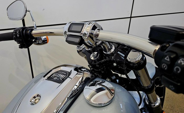 2023 Harley-Davidson Breakout 117 (FXBR) Softail Silver