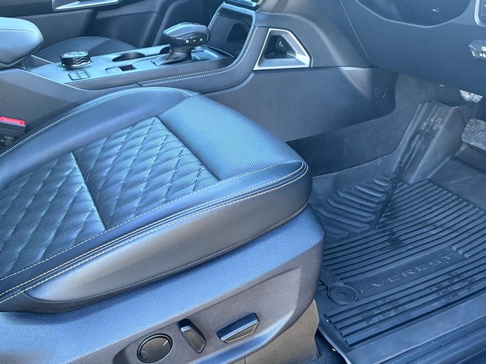 2024 Ford Everest Platinum