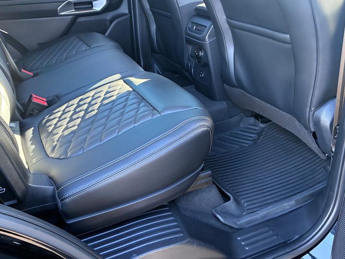 2024 Ford Everest Platinum