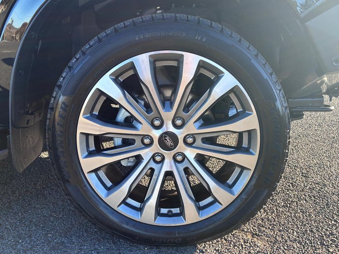 2024 Ford Everest Platinum