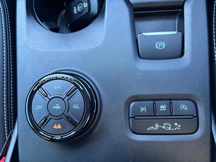 2024 Ford Everest Platinum