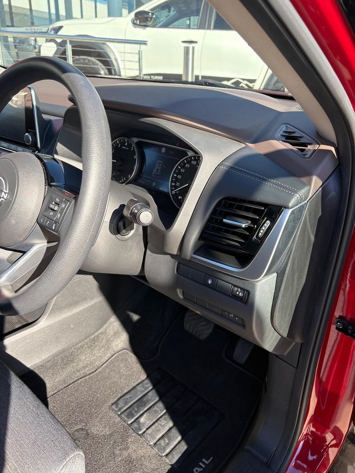 2024 Nissan X-TRAIL ST