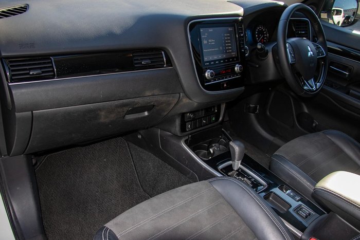 2020 Mitsubishi Outlander LS