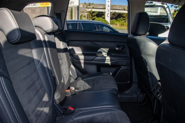 2020 Mitsubishi Outlander LS