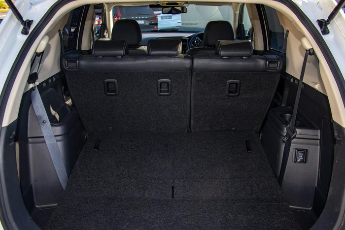 2020 Mitsubishi Outlander LS