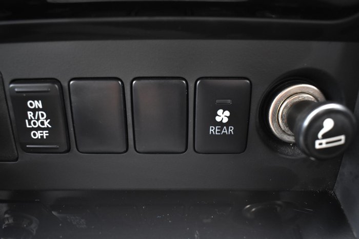 2016 Mitsubishi Pajero Sport GLS QE MY16 4X4 Dual Range Sterling Silver