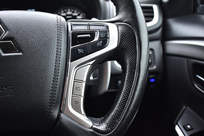 2016 Mitsubishi Pajero Sport GLS
