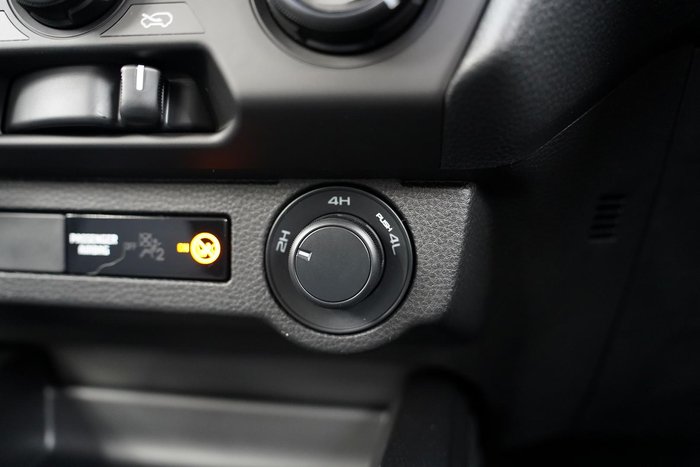 2025 Isuzu D-MAX SX