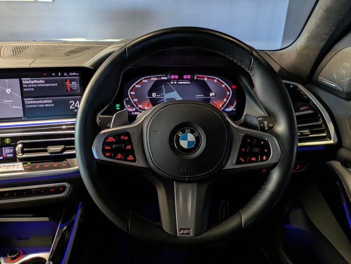 2022 BMW X7 M50I