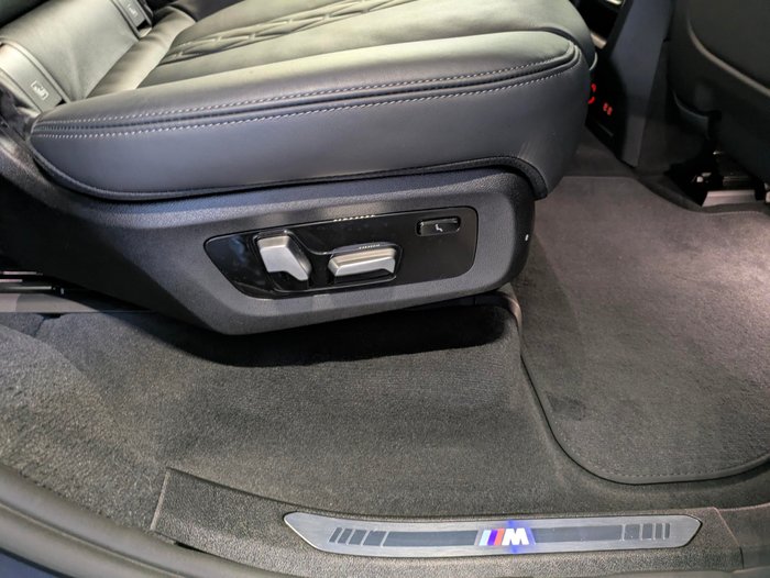 2022 BMW X7 M50I