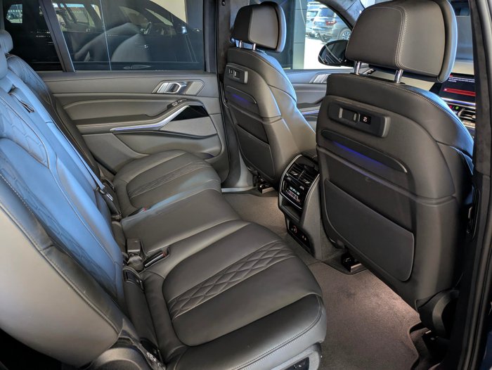 2022 BMW X7 M50I