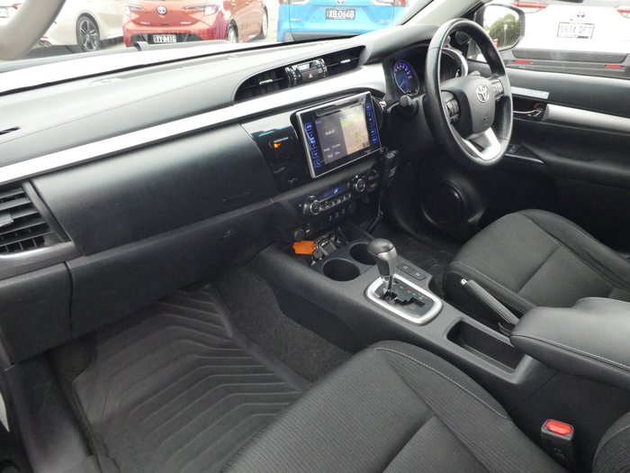 2019 Toyota Hilux 4x4 Hilux 4x4 SR5 2.8L T Diesel Automatic Double Cab 1Y46290 005