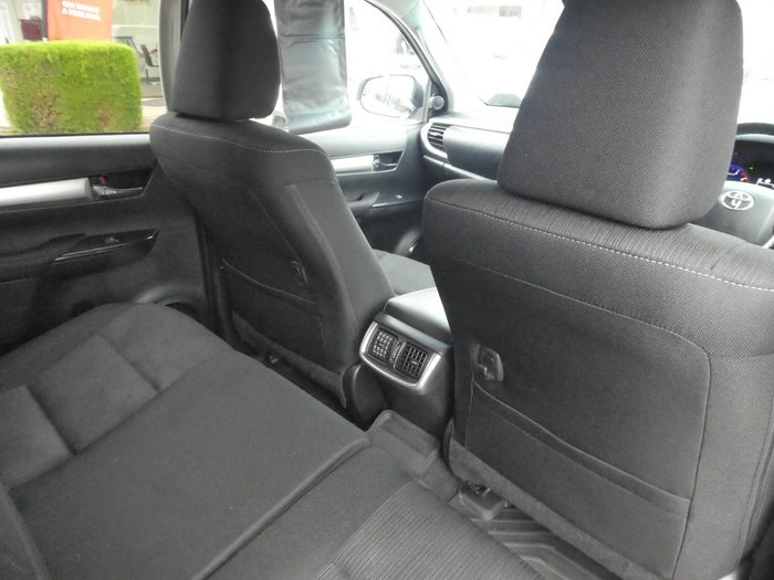 2019 Toyota Hilux 4x4 Hilux 4x4 SR5 2.8L T Diesel Automatic Double Cab 1Y46290 005