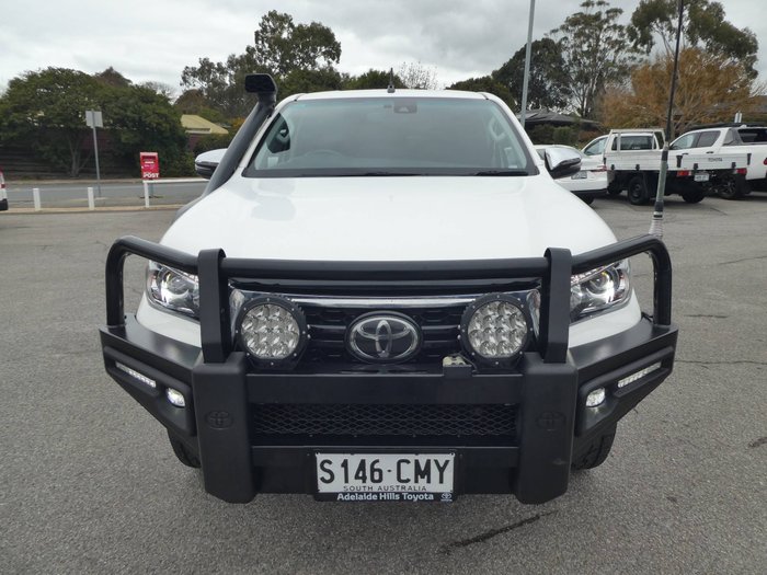2019 Toyota Hilux 4x4 Hilux 4x4 SR5 2.8L T Diesel Automatic Double Cab 1Y46290 005
