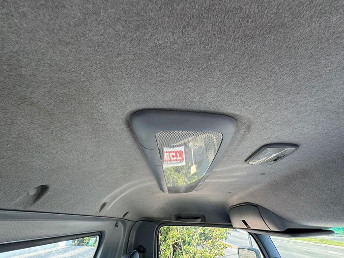 2009 Isuzu Frr 500 WHITE