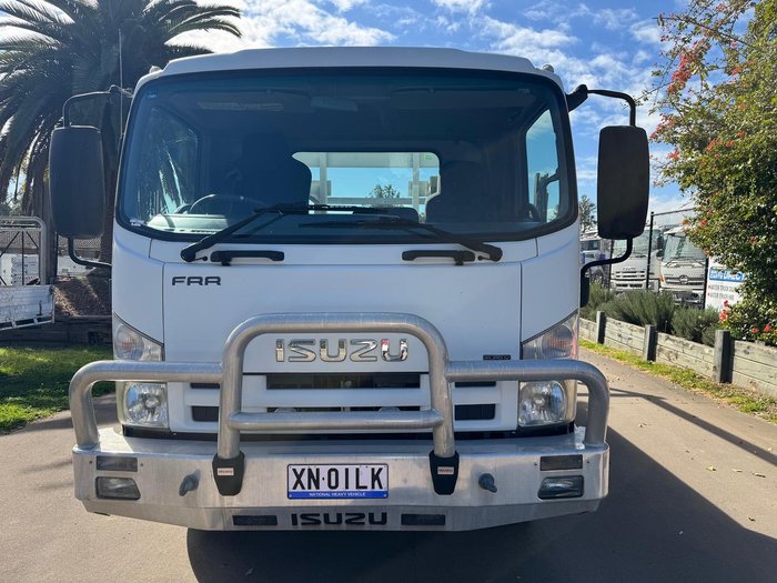 2009 Isuzu Frr 500 WHITE