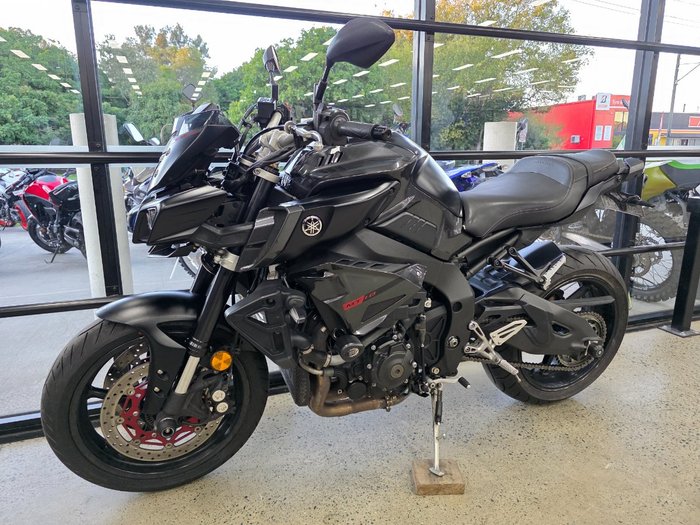 2017 Yamaha MT-10A BLACK