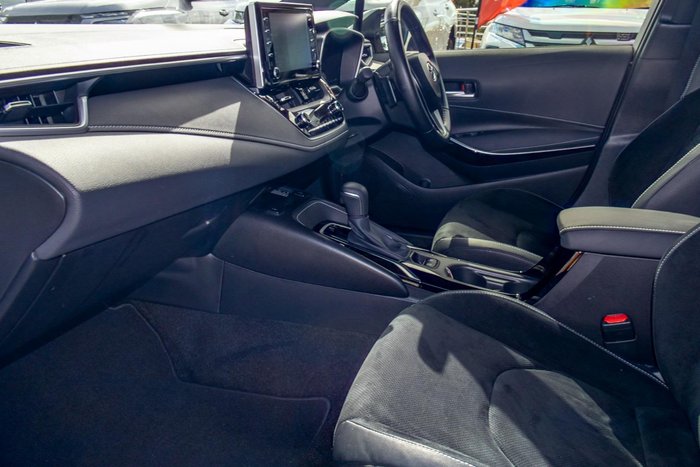 2018 Toyota Corolla ZR MZEA12R Silver Pearl